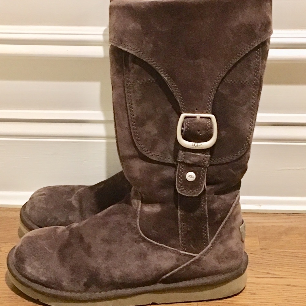 UGG SUEDE BUCKLE BOOT